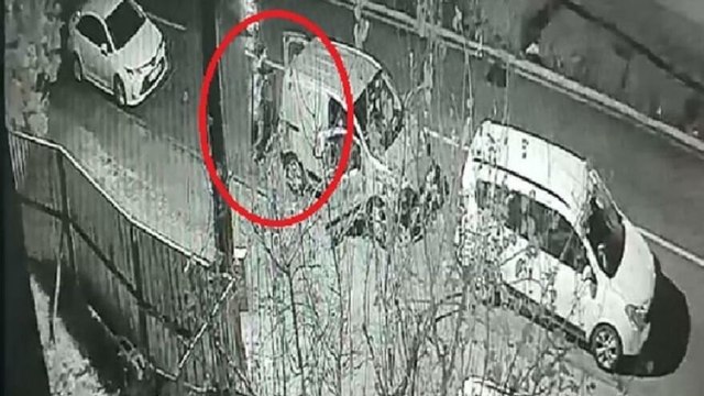 64 ikametin bahçe kapılarını çaldılar; o anlar kamerada