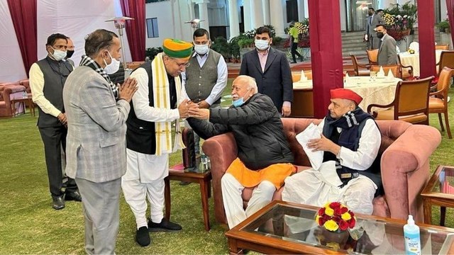 Mohan Bhagwat-Mulayam Singh Yadav photo stirred UP politics