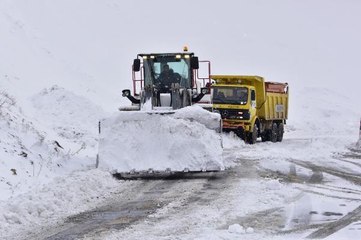 MALATYA'DA KARDAN KAPANAN MAHALLE YOLLARI AÇILDI