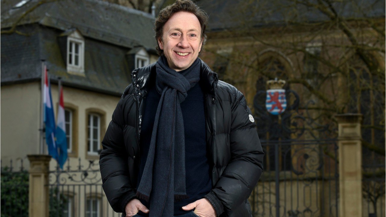 FEMME ACTUELLE - Stéphane Bern dans un bain avec son compagnon : la photo qui fait mousse