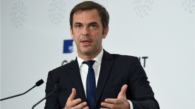 FEMME ACTUELLE - Covid-19 : ces mesures que Olivier Véran va annoncer pour contrer la 5e vague avant Noël