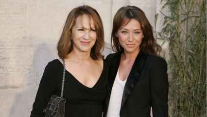 FEMME ACTUELLE - Laura Smet : les révélations de Nathalie Baye sur la vie de l’actrice depuis la fin de sa grossesse