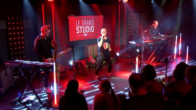 Aldebert interprète Les super-pouvoirs pourris dans Le Grand Studio