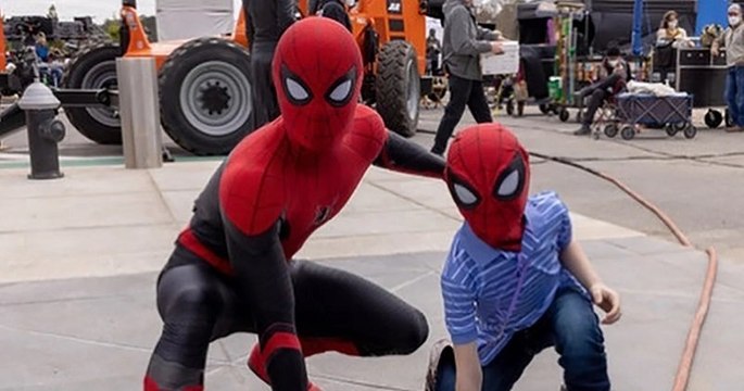 Le petit garçon qui a sauvé sa soeur d'une attaque de chien a passé une journée de tournage avec Tom Holland