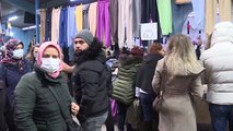 تدهور قيمة الليرة التركية يجتذب متسوقين عبر الحدود