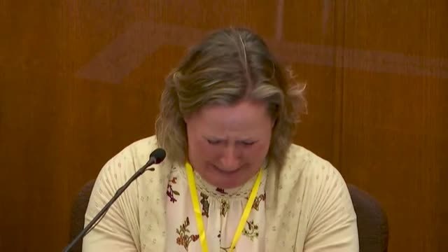 EL JURADO DELIBERA SI DECLARA CULPABLE DE HOMICIDIO A LA POLICÍA KIM POTTER
