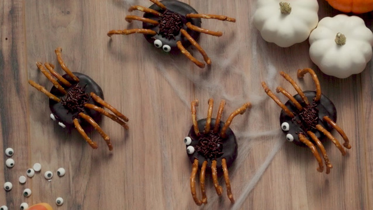 Panic-Free Halloween Treats For The Entire Class