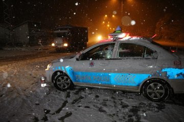 TOKAT'TA BUZLANMA ULAŞIMI AKSATTI