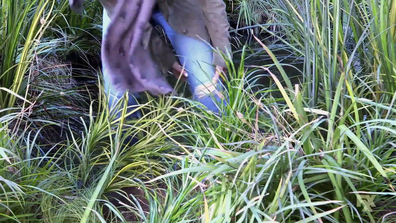 It's Always Sunny in Philadelphia S15E07 Dee Gets Stuck In A Bog