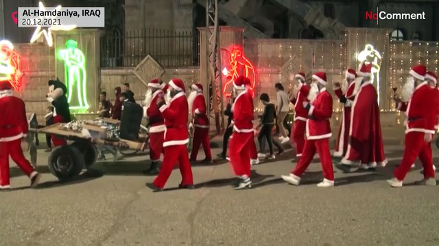 بدون تعليق: سانتا كلاوس يزور العراق لرسم البسمة على وجوه الأطفال