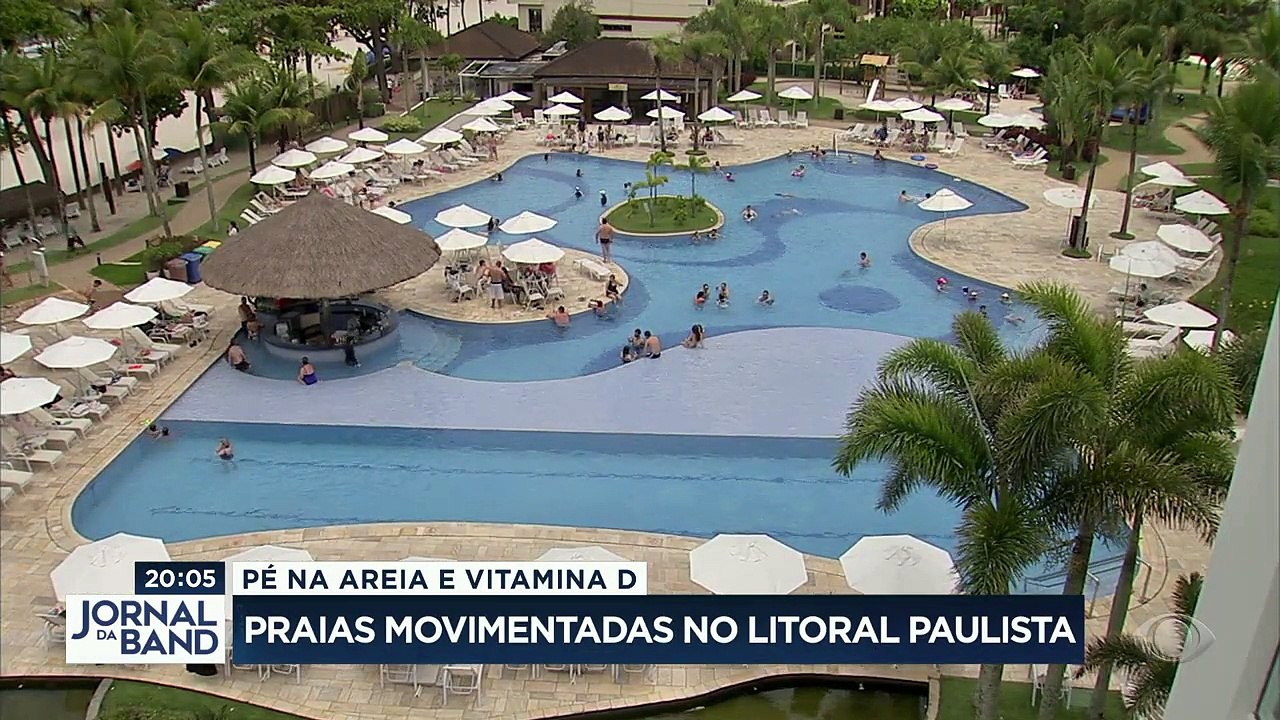O início do verão foi marcado por calor e praias cheias no litoral paulista.