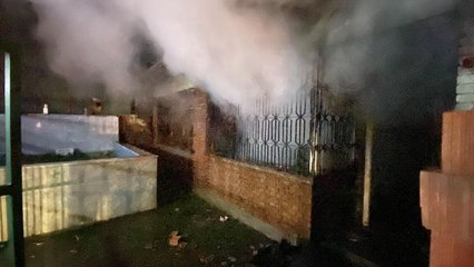 620 yıllık türbenin bitişiğindeki evde yangın çıktı