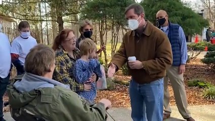 Governor visits tornado victims