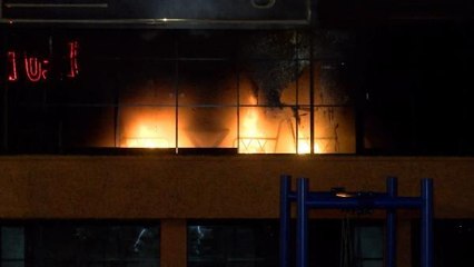 KARTAL'DA İKİ KATLI KAFEDE YANGIN PANİĞİ