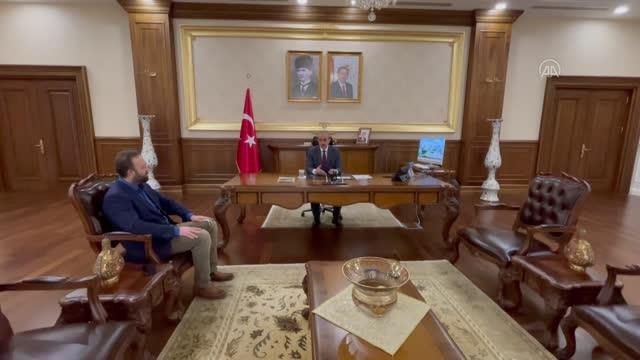 Vali Yavuz, AA'nın Yılın Fotoğrafları oylamasına katıldı