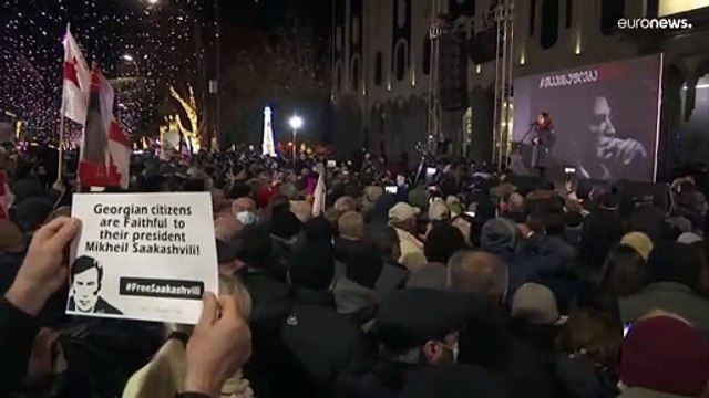 Milhares de pessoas pedem a libertação de Mikheil Saakashvili