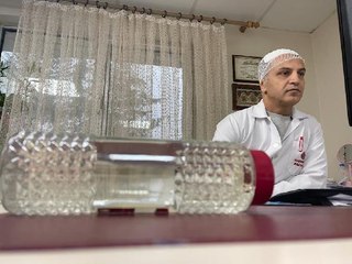 MARDİN'DE DOKTORA KOLONYA ŞİŞELİ SALDIRI