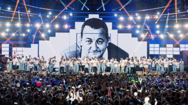 FEMME ACTUELLE - Révélations Sur Les Coulisses Des Enfoirés : “Ça Se Roule Des Pelles, Ça Va De Chambre En Chambre...” (2)