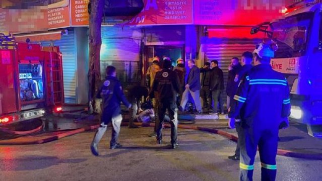 Son dakika haberi: Bursa'da alışveriş merkezinde çıkan yangın 1 saatte söndürüldü