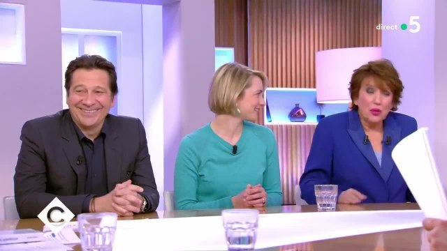 FEMME ACTUELLE - Qu’est-ce que c’est que ce boulot ? : Roselyne Bachelot tacle Anne-Elisabeth Lemoine après une gaffe dans C à Vous