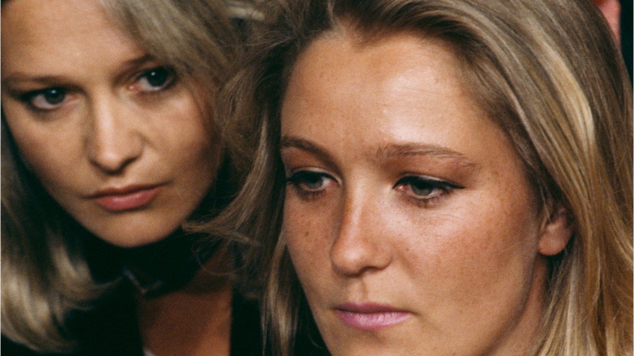 FEMME ACTUELLE - Marine Le Pen : qui est sa sœur ainée, Marie-Caroline, qui renoue avec ses ambitions politiques ?