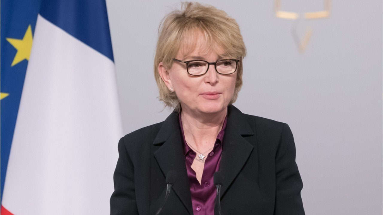 FEMME ACTUELLE - Claude Chirac De Retour À L'Elysée : Elle Rend Un Hommage Touchant À Son Père Jacques Chirac (1)