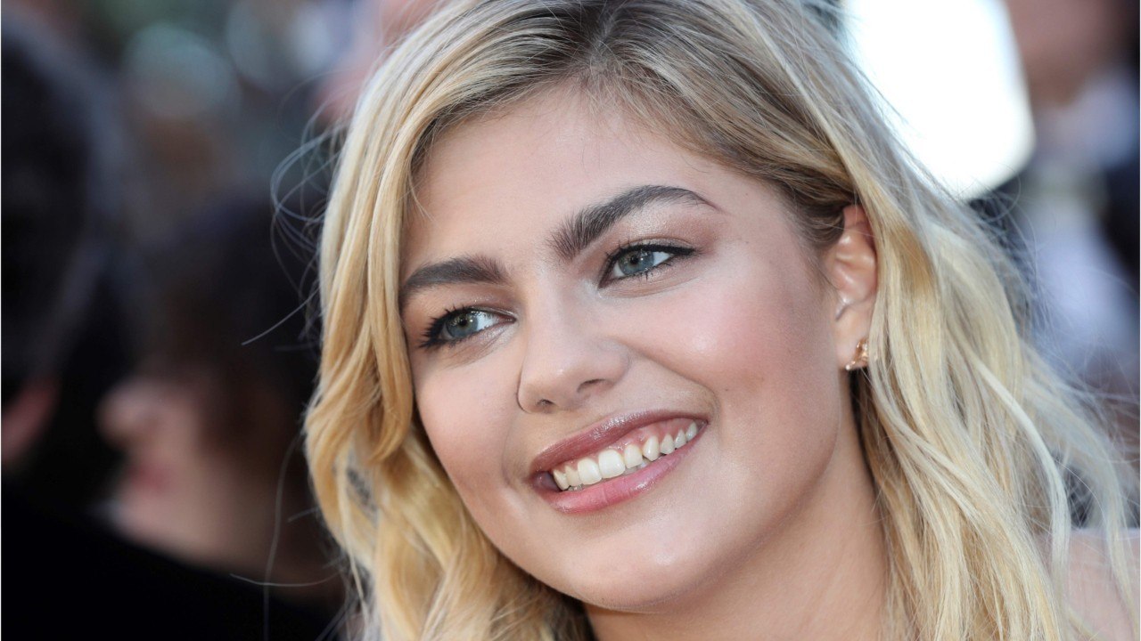 FEMME ACTUELLE - Louane, Une Future Maman Discrète : Ses Copines Partagent Des Photos De Sa Grossesse (3)