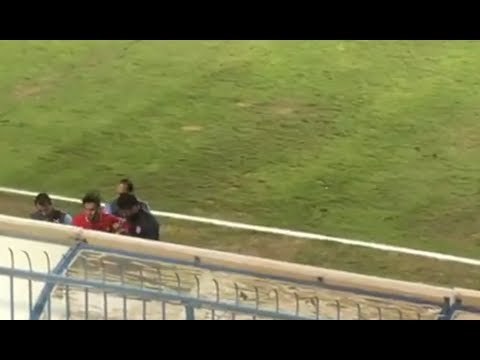 حمدي فتحي يبكي على النقالة والجماهير تهتف سلامتك