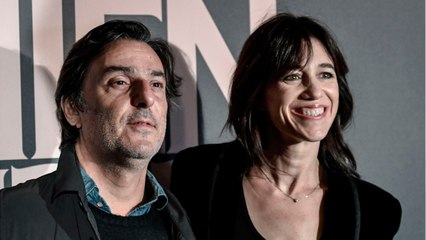 FEMME ACTUELLE - Charlotte Gainsbourg et Yvan Attal partagent leur numéro de téléphone pour une raison bien triste