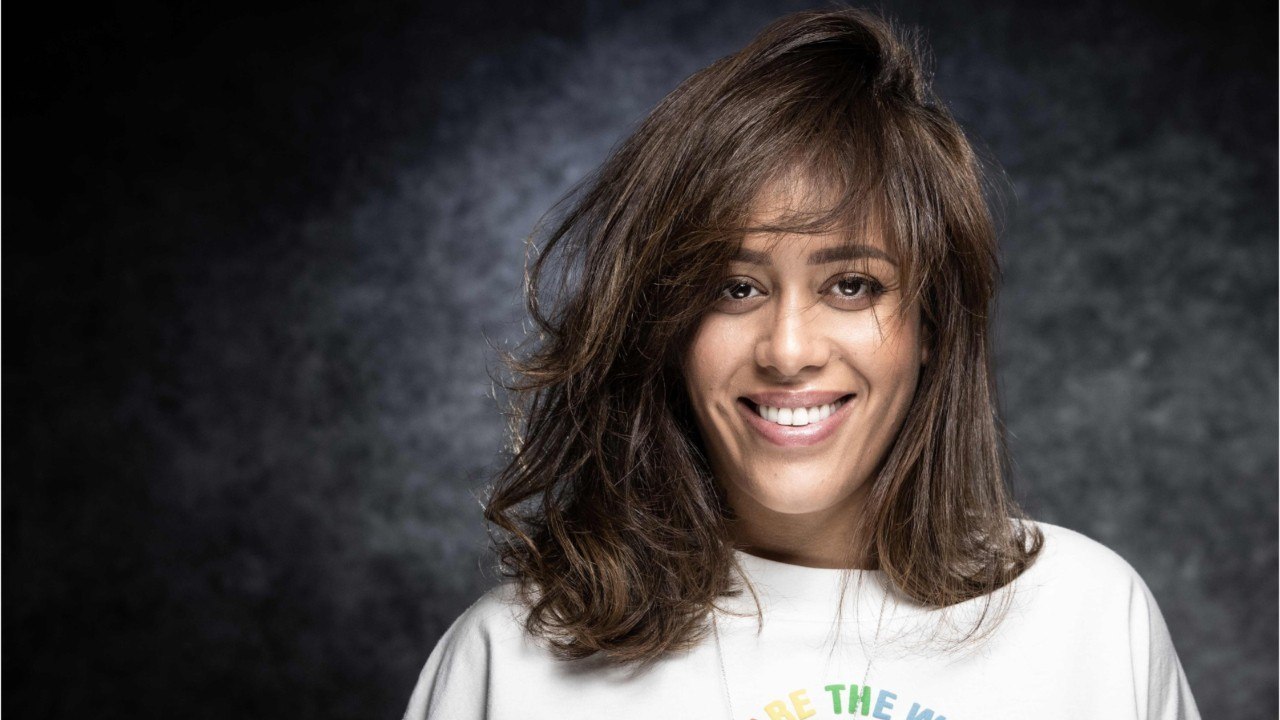 FEMME ACTUELLE - Amel Bent partage une adorable photo avec ses filles au dernier concert des Enfoirés