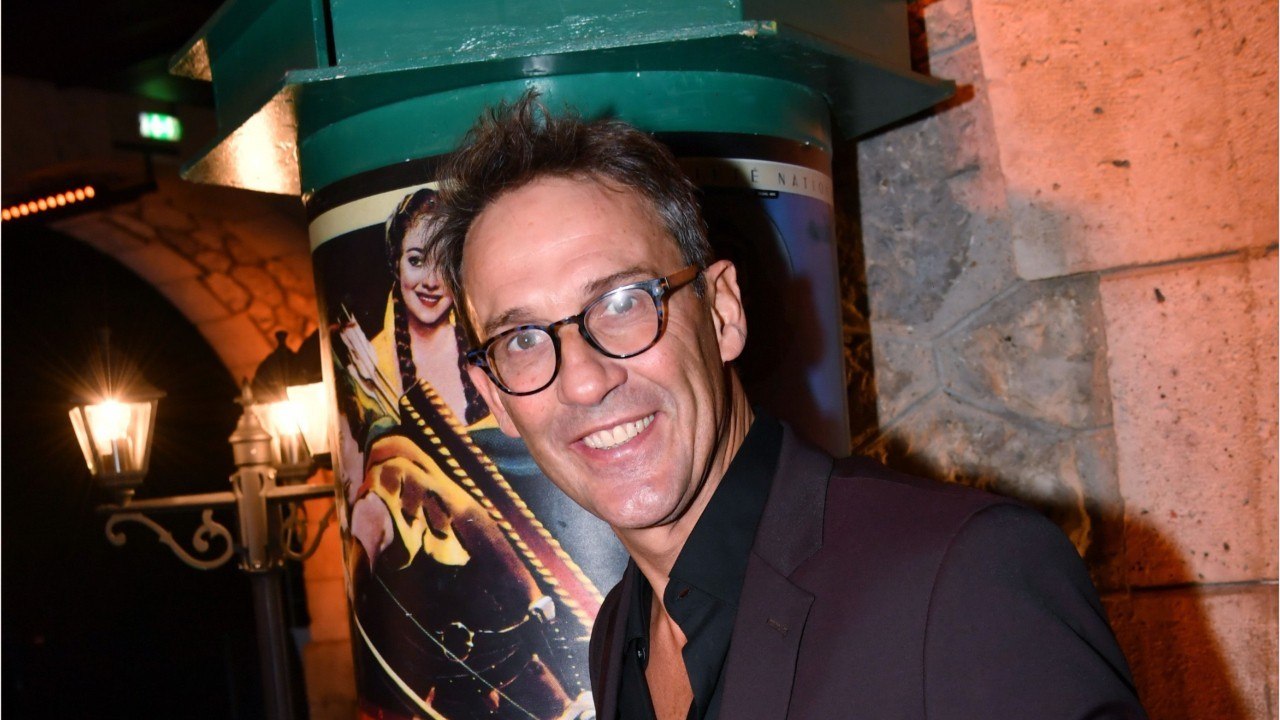 FEMME ACTUELLE - Julien Courbet se confie sur la mort de son père : "derrière l'alcool au volant, ce sont des drames humains"