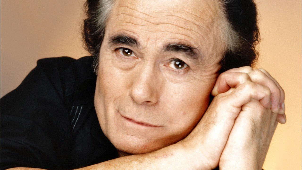 FEMME ACTUELLE - Alain Barrière : l'inoubliable interprète de "Ma Vie" est mort d'une crise cardiaque, 13 jours après sa femme Agnès