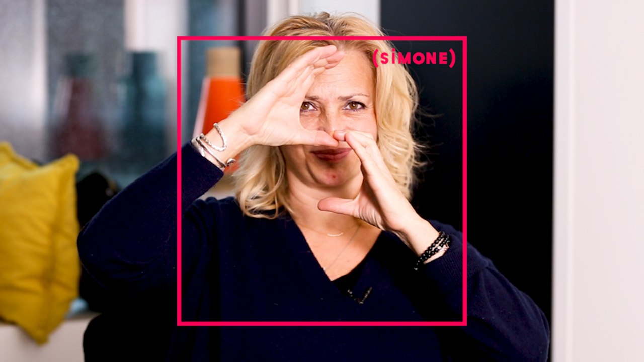 SIMONE : Hélène Bruller a peur de vieillir... et a décidé d'en rire !