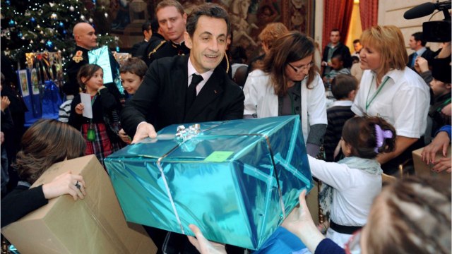 FEMME ACTUELLE - Quand Nicolas Sarkozy, célibataire, fêtait son premier Noël à l'Elysée en charmante compagnie