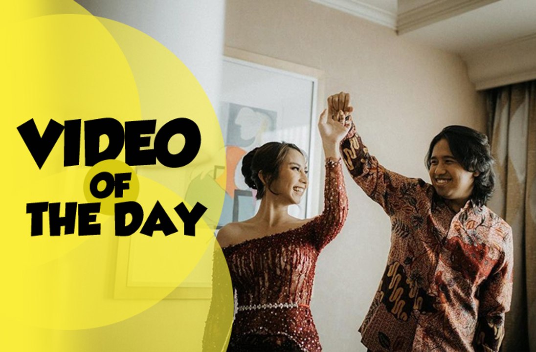 Video of The Day: Joshua Suherman dan Clairine Clay Resmi Menikah, Viral Foto Ariel Tatum Merokok