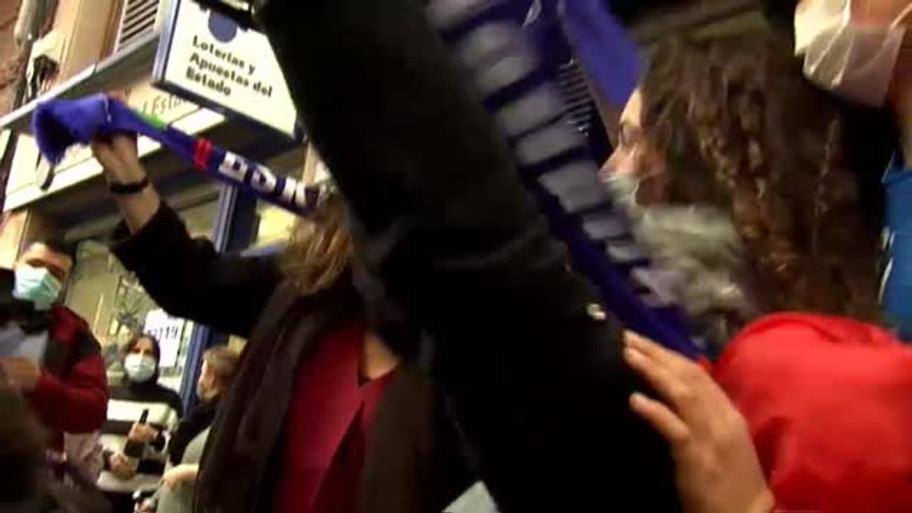 El segundo premio, el 72119 vendido integro en Basauri