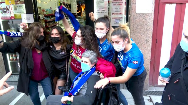 Celebraciones en toda España tras conocerse los premios de la Lotería de Navidad