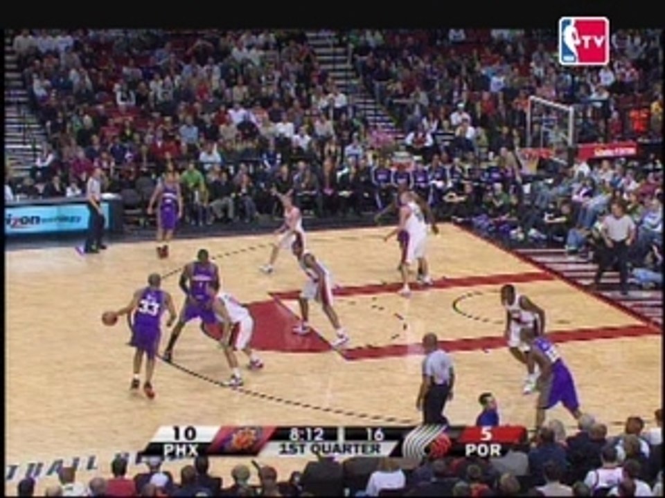 Amare Stoudemire Dunk over Joel Przybilla with a wicked one