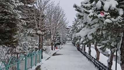 Son dakika... Kent beyaza büründü... Karın tadını çocuklar çıkardı