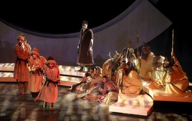 Yunus Emre'yi anlatan "Yol" oyunu AKM'de tiyatroseverlerle buluştu