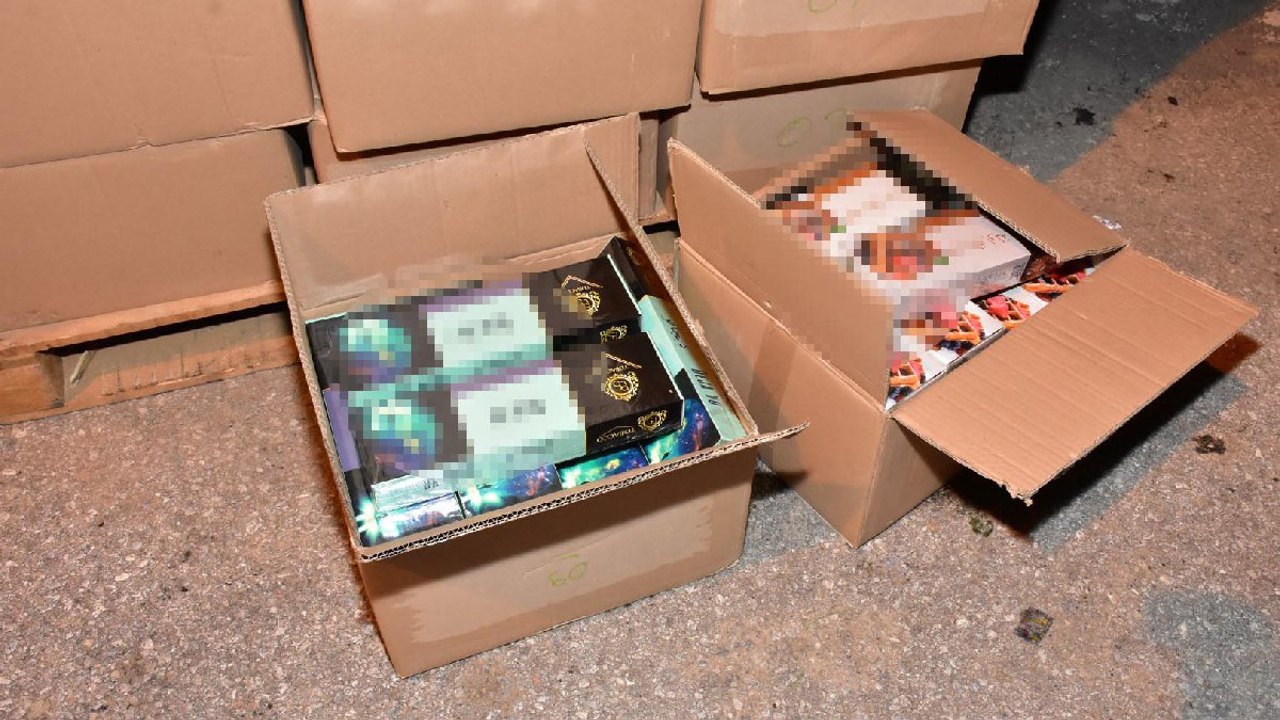 İzmir'de 4 milyon lira değerinde 10 ton kaçak tütün ele geçirildi