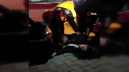 Son dakika! Kaza yapıp baygınlık geçiren arkadaşını tokat atarak uyandırmaya çalıştı