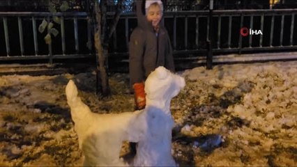 Okulların tatil edilmesini fırsat bulan çocuklar karın tadını çıkardı