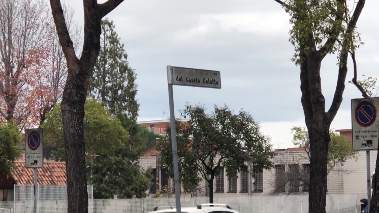 Emergenza rifiuti a Roma: il Natale e' vicino, citta' pulita a meta'