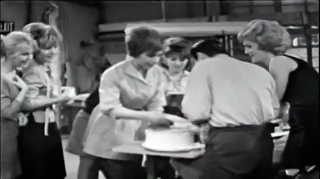 Rag Trade - Classic British Series of 60s - E 3
