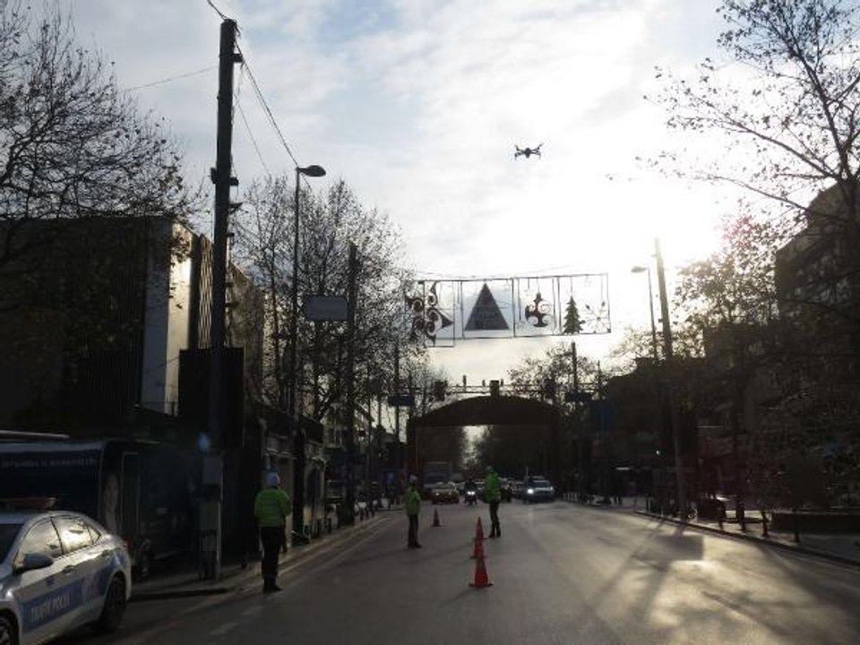 KADIKÖY'DE DRONLU TRAFİK DENETİMİ