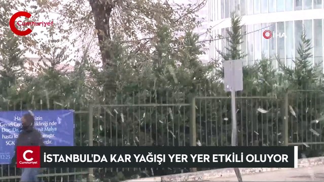 İstanbul'da kar yağışı yer yer etkili oluyor: Beyaza büründü