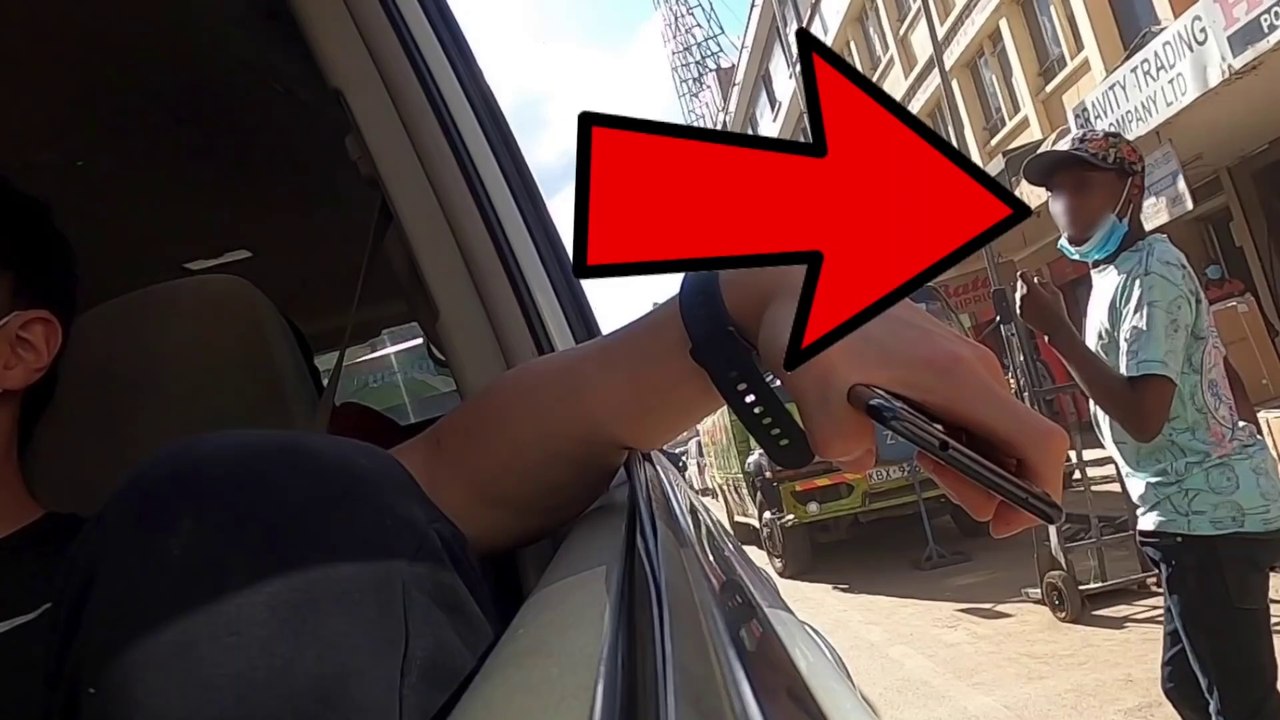 HOW PHONE SNATCHER IS TAKING YOUR PHONE IN 0.2 SECONDS / phone snatching