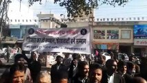 सीकर को संभाग बनाने के लिए वकीलों ने भरी हुंकार, कलेक्ट्रेट पर किया प्रदर्शन