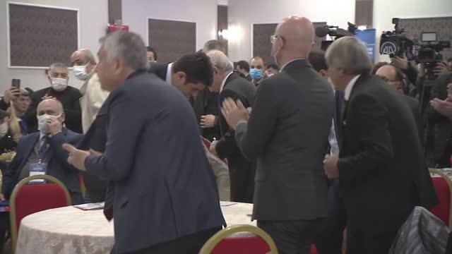 Kılıçdaroğlu: Muhtarlar demokrasinin temel taşıdır